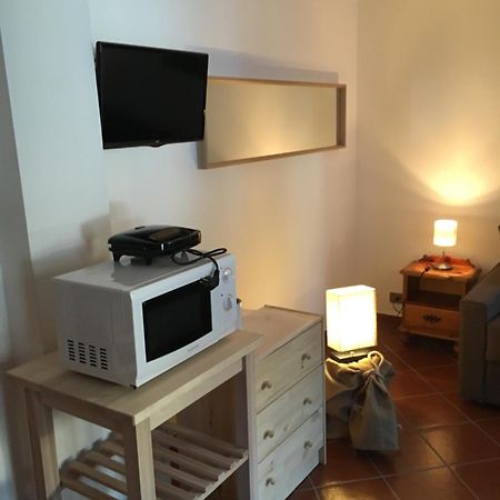 Lo Scudo D'Italia Apartment ปราเจลาโต ภายนอก รูปภาพ